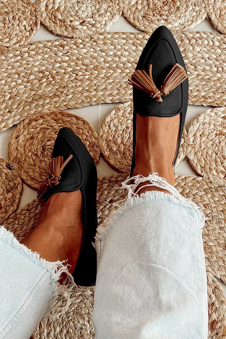 TESSA | PUNTIGE MOCASSINS MET KWASTJES