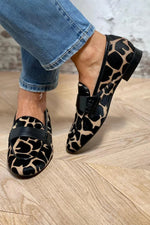 JOOSJE | COZY CHIC LOAFERS MET KOEIENMOTIEF