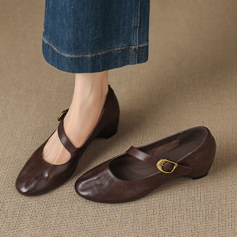 LÍADAN | Round-Toe Mary Jane Flats