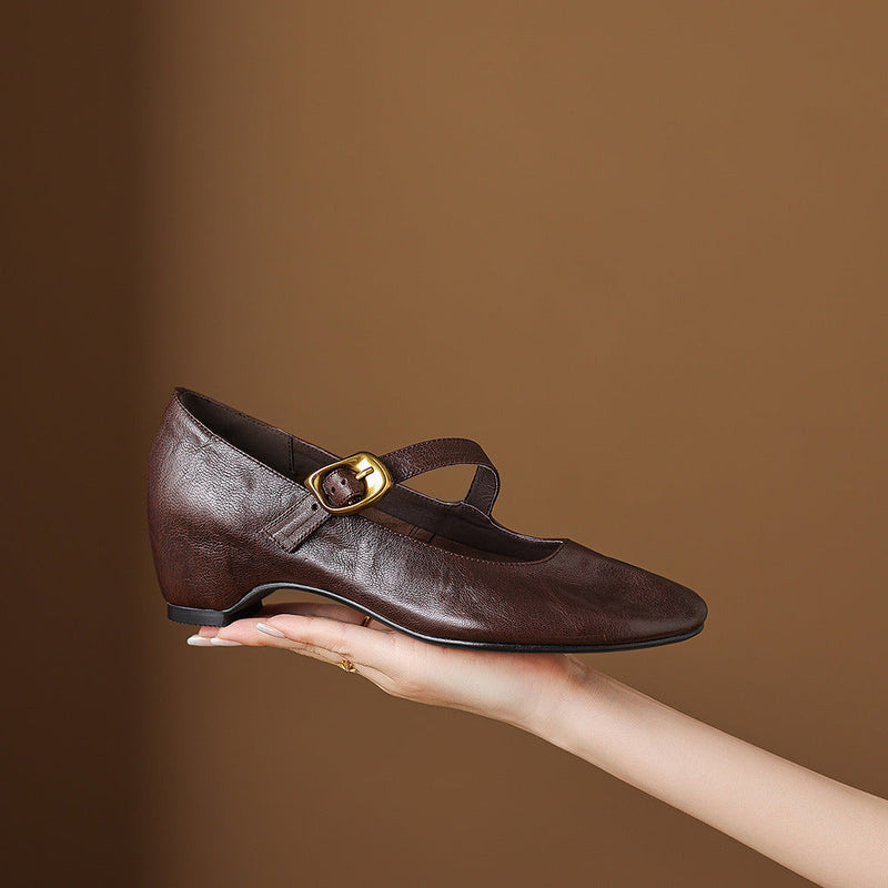 LÍADAN | Round-Toe Mary Jane Flats