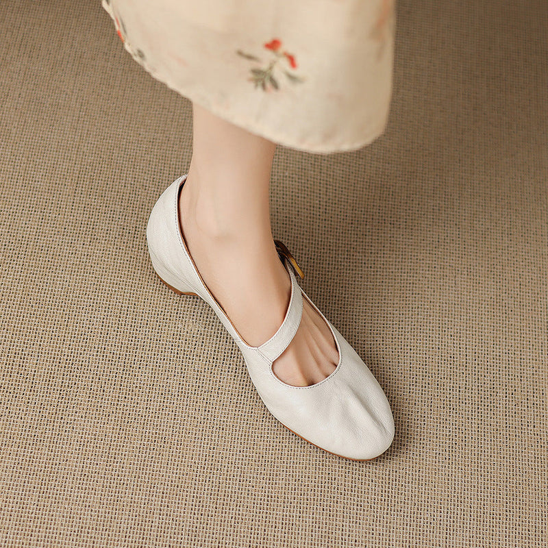 LÍADAN | Round-Toe Mary Jane Flats