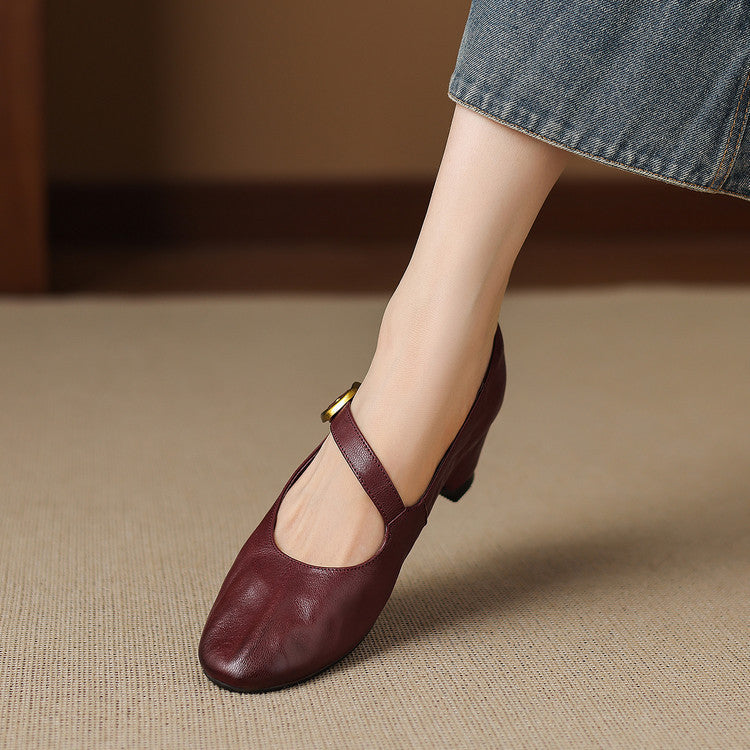 LÍADAN | Round-Toe Mary Jane Flats