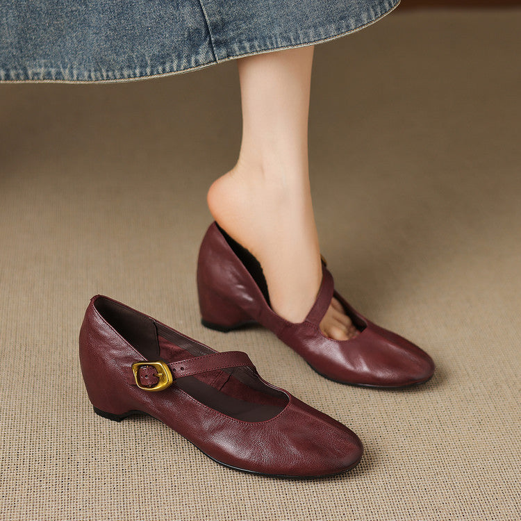 LÍADAN | Round-Toe Mary Jane Flats