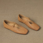 ÚNA | High-Vamp Mary Jane Flats