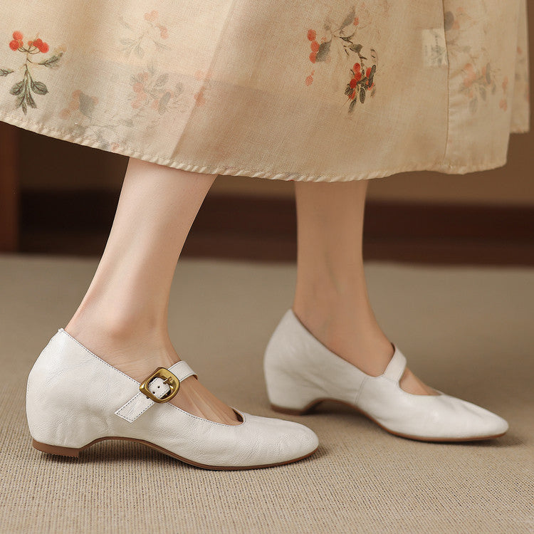 LÍADAN | Round-Toe Mary Jane Flats