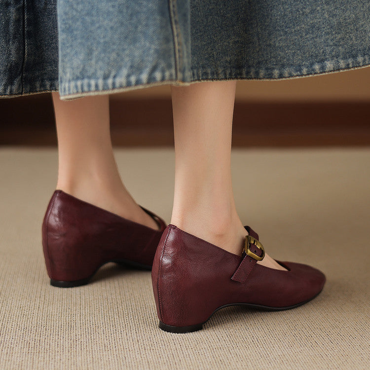 LÍADAN | Round-Toe Mary Jane Flats