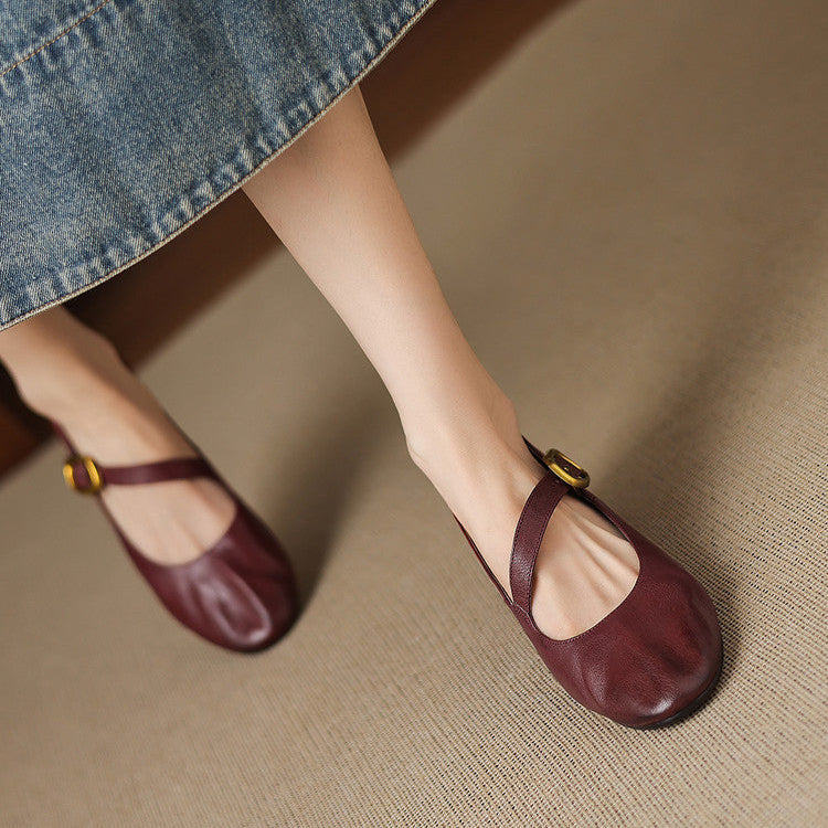 LÍADAN | Round-Toe Mary Jane Flats