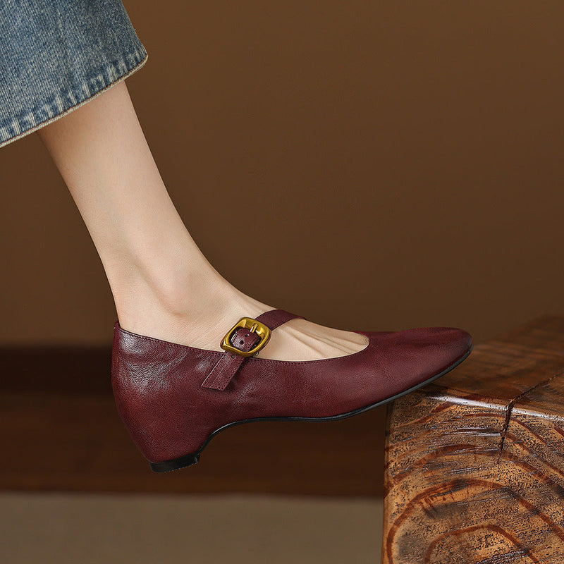 LÍADAN | Round-Toe Mary Jane Flats