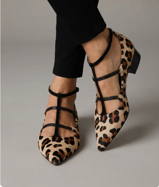 ELKE | PUMPS MET LUIPAARDPRINT EN BANDJE