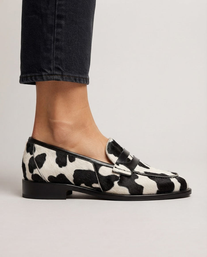 NIENKE | PENNY MOCASSINS MET KOEIENPRINT