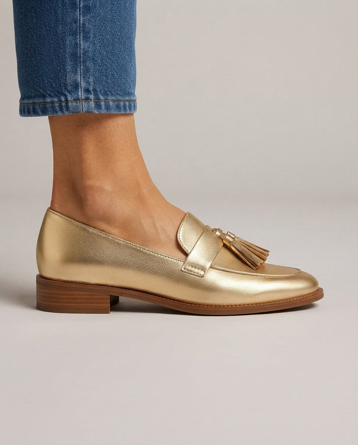 FENNA | GOUDKLEURIGE MOCASSINS MET KWASTJES