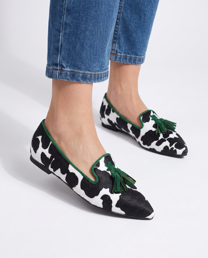 IMKE | MOCASSINS MET KOEIENPRINT EN GROENE KWASTJES